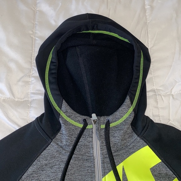 Nike zip up therma-fit jacket - Picture 4 of 9